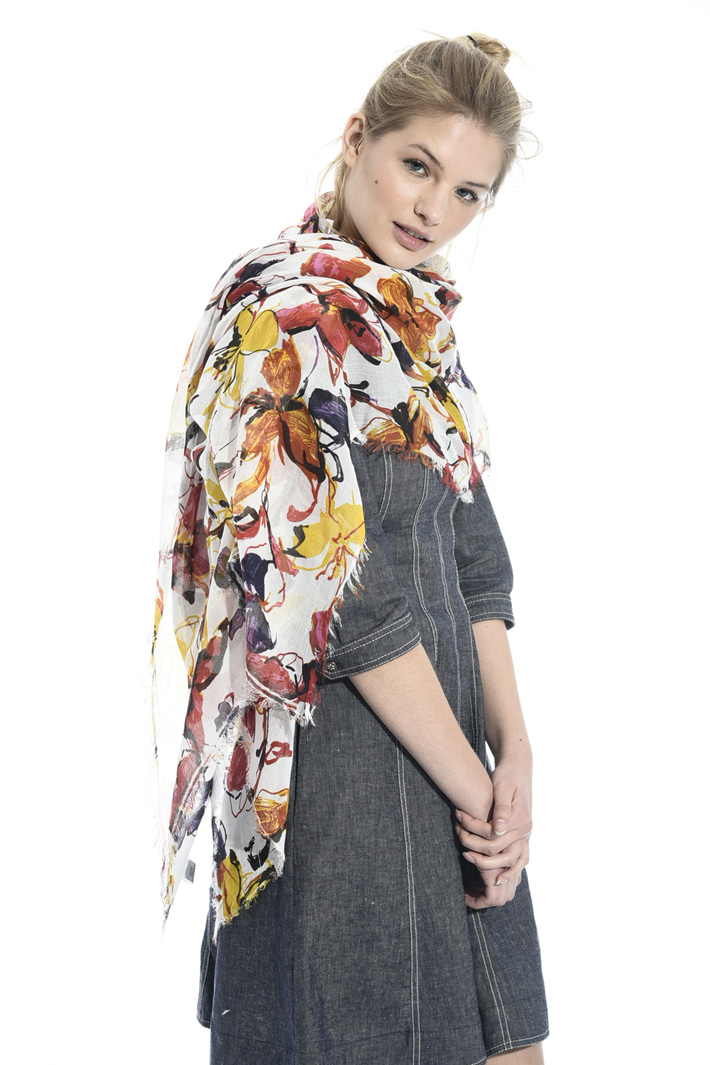 Floral print scarf Intrend Floral print scarf Intrend