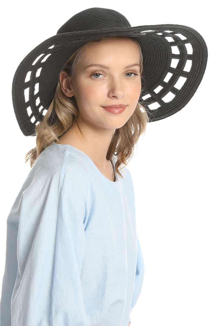 Cappello con tesa traforata Intrend Cappello con tesa traforata Intrend