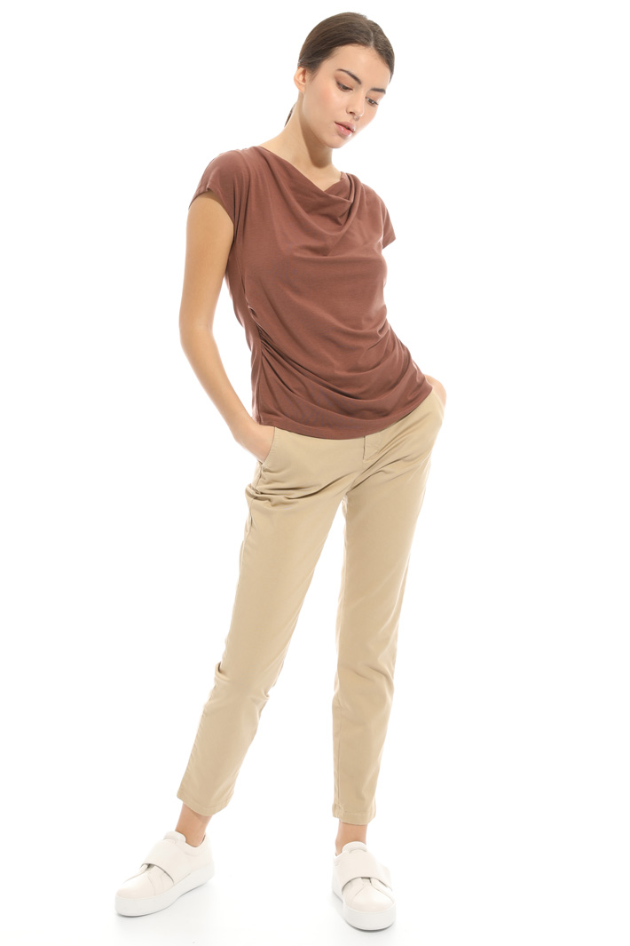 T-shirt con scollo morbido Intrend T-shirt con scollo morbido Intrend