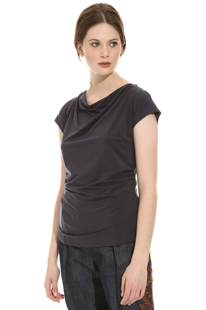 T-shirt con scollo morbido Intrend T-shirt con scollo morbido Intrend