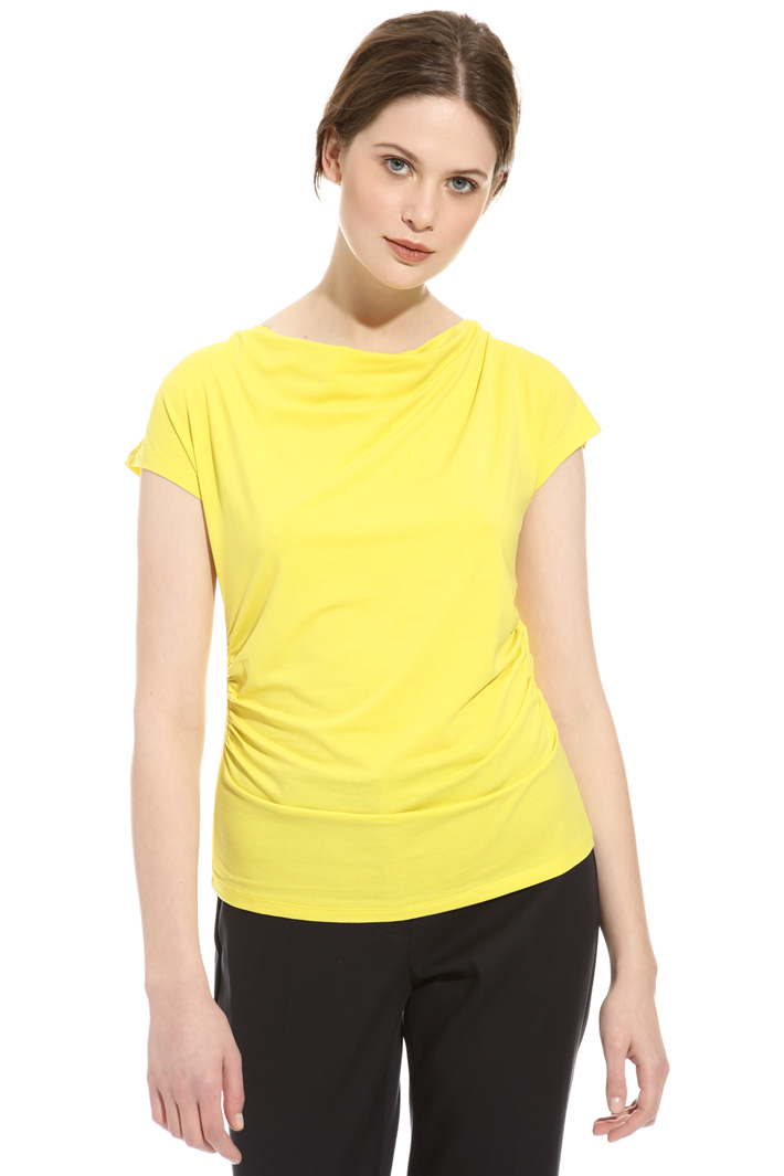 Loose neck T-shirt Intrend Loose neck T-shirt Intrend