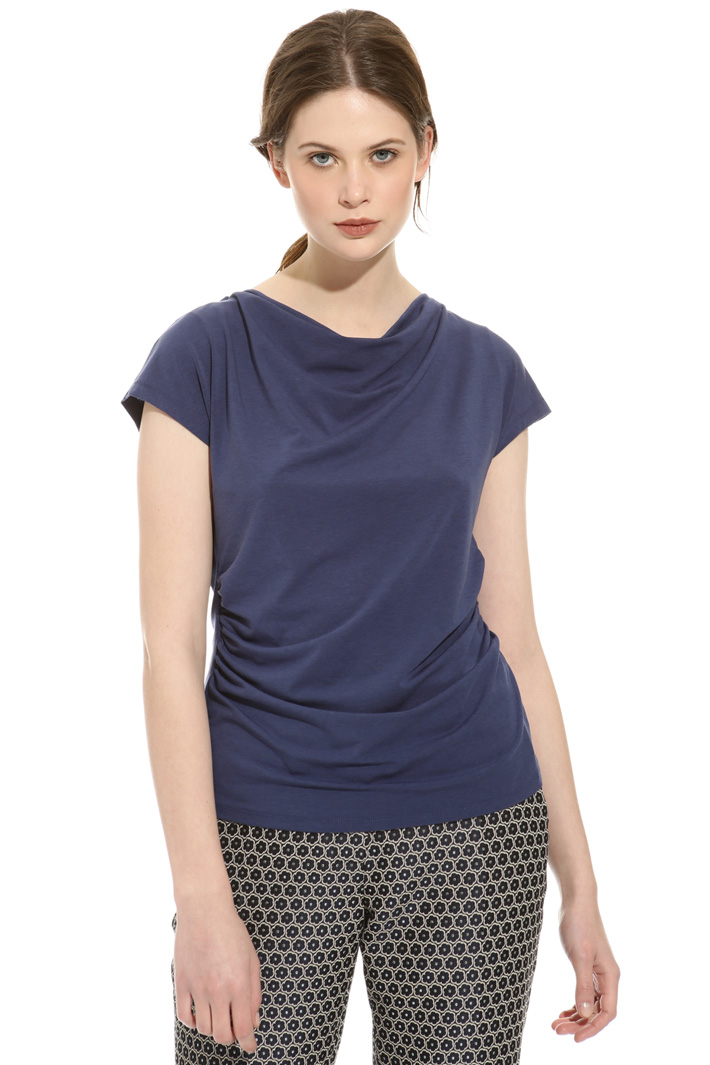 Loose neck T-shirt Intrend Loose neck T-shirt Intrend
