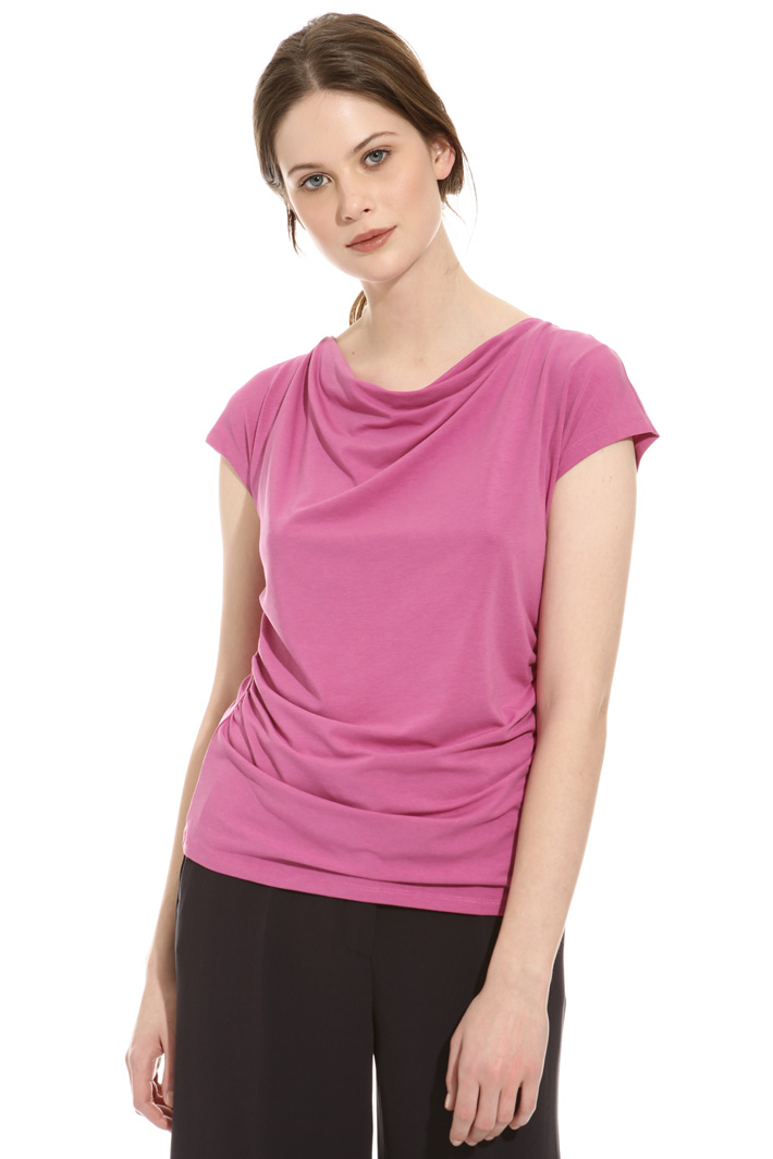 T-shirt con scollo morbido Intrend T-shirt con scollo morbido Intrend