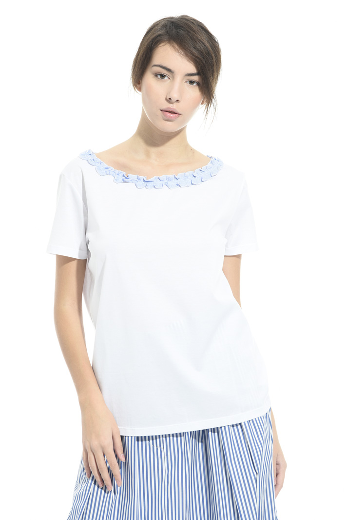 T-shirt con micro ruches Intrend T-shirt con micro ruches Intrend