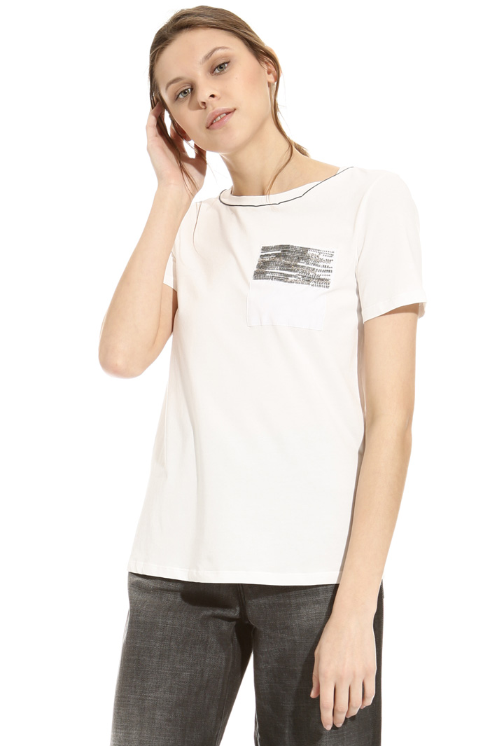 T-shirt con taschino ricamato Intrend T-shirt con taschino ricamato Intrend