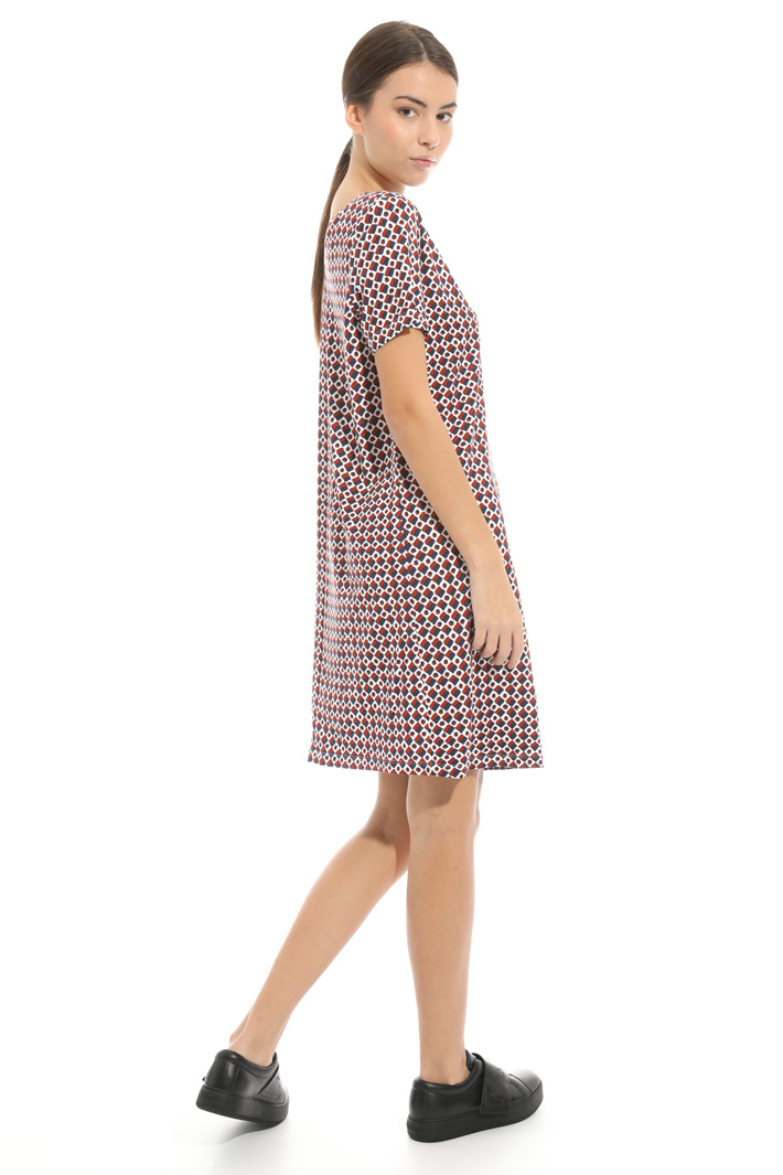 Back V-neckline dress Intrend Back V-neckline dress Intrend