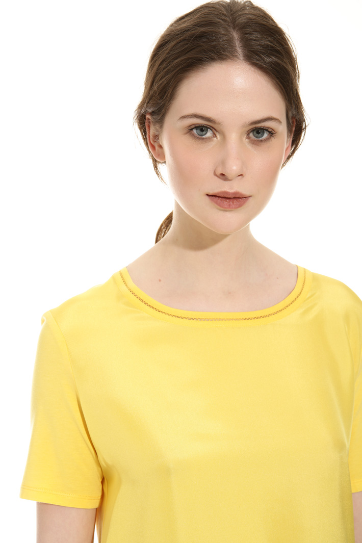 T-shirt mix di cotone e seta Intrend T-shirt mix di cotone e seta Intrend