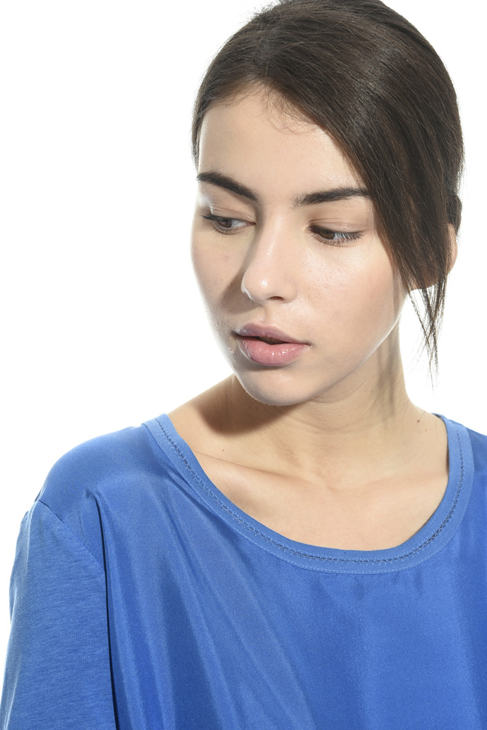 T-shirt mix di cotone e seta Intrend T-shirt mix di cotone e seta Intrend