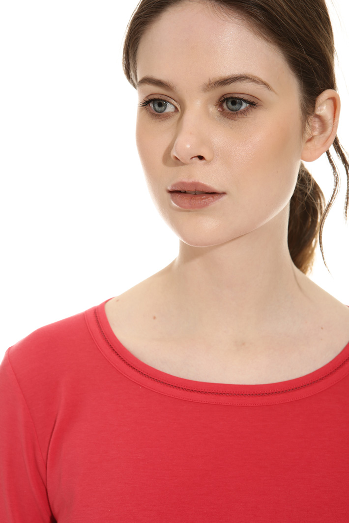 T-shirt con scollo con ajour Intrend T-shirt con scollo con ajour Intrend