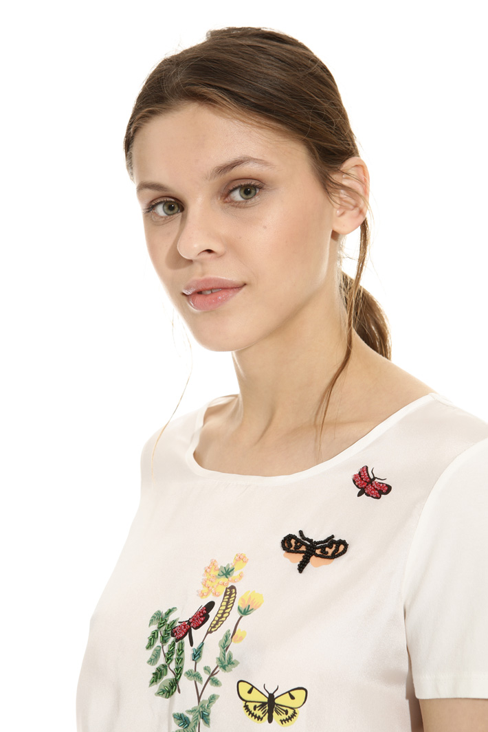 T-shirt in seta e cotone Intrend T-shirt in seta e cotone Intrend