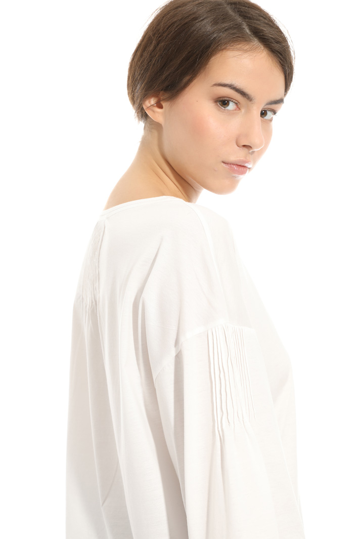 Embroidered T-shirt Intrend Embroidered T-shirt Intrend