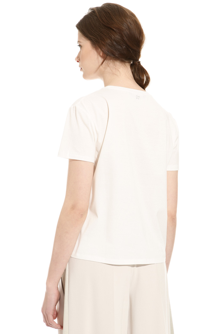 T-shirt con ricami applicati Intrend T-shirt con ricami applicati Intrend