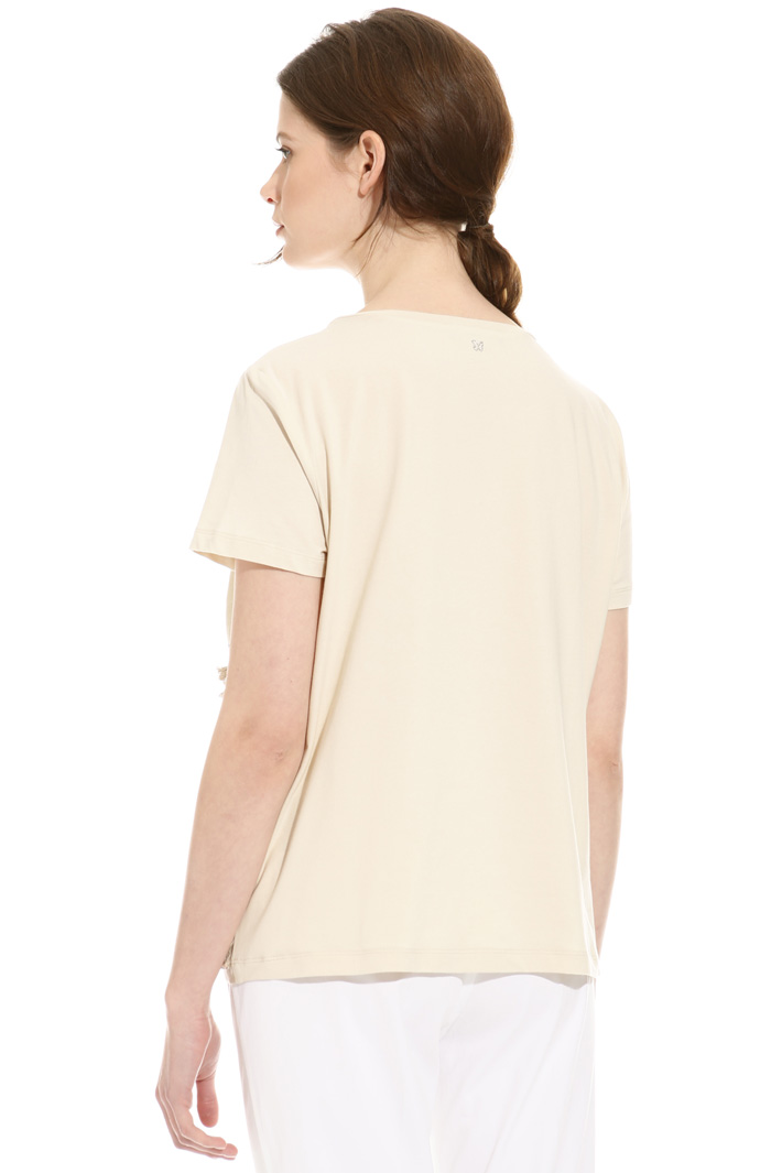 T-shirt con ricami in filo Intrend T-shirt con ricami in filo Intrend