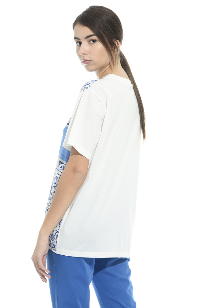 T-shirt con stampa su seta Intrend T-shirt con stampa su seta Intrend