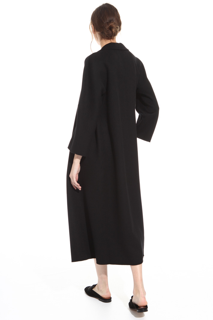 Coat with deep lapels
Diffusione Tessile Coat with deep lapels
Diffusione Tessile