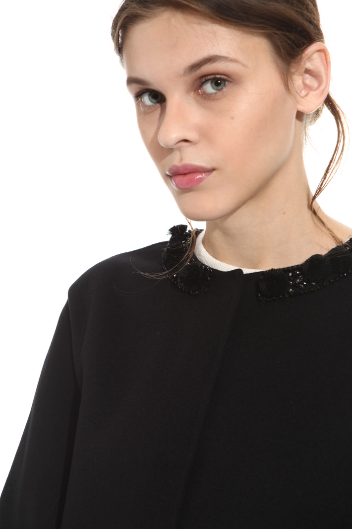 Cappotto con ricamo al collo Intrend Cappotto con ricamo al collo Intrend