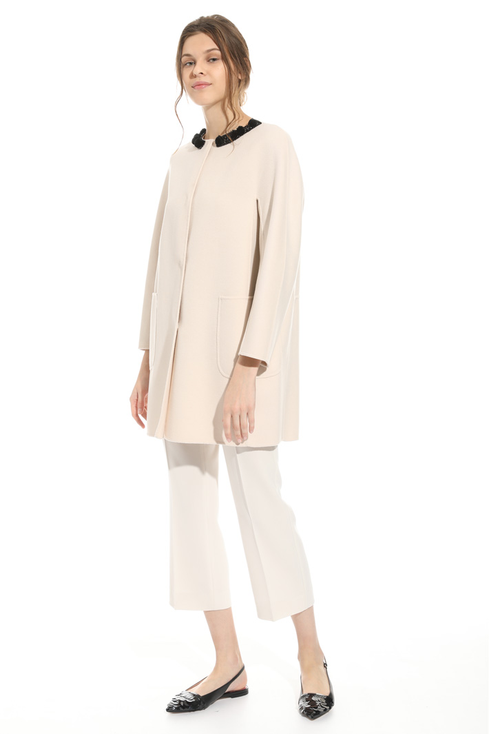 Cappotto con ricamo al collo Intrend Cappotto con ricamo al collo Intrend