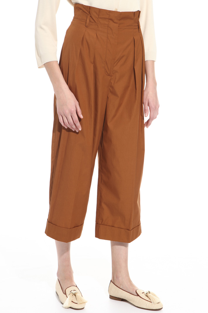 Pantalone cropped in cotone Intrend Pantalone cropped in cotone Intrend