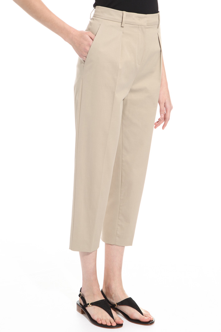 Pantalone cropped in gabardina Intrend Pantalone cropped in gabardina Intrend