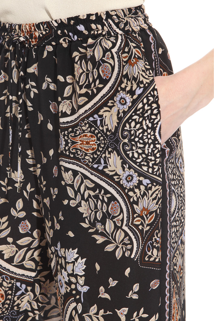 Pantalone in seta stampata Intrend Pantalone in seta stampata Intrend