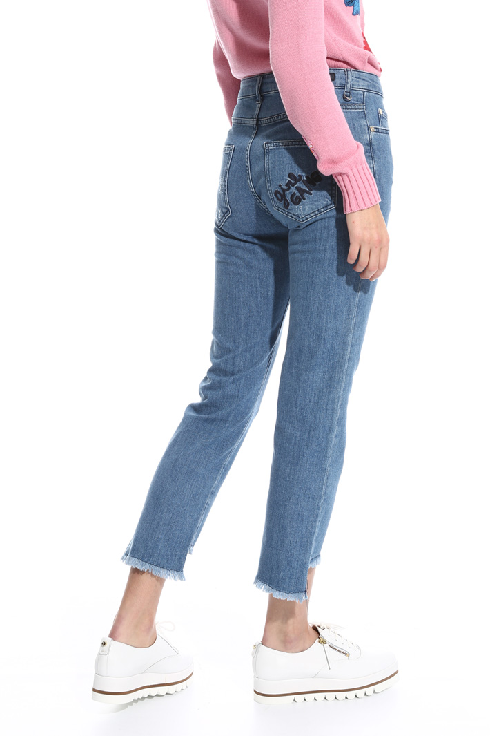 Jeans con fondo sfrangiato Intrend Jeans con fondo sfrangiato Intrend