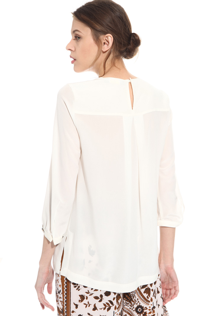 Silk blouse with embroidery
Intrend Silk blouse with embroidery
Intrend