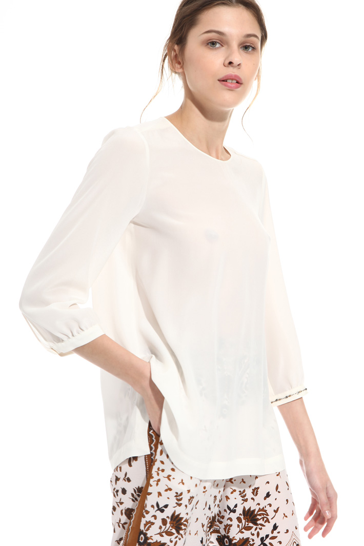 Silk blouse with embroidery
Intrend Silk blouse with embroidery
Intrend