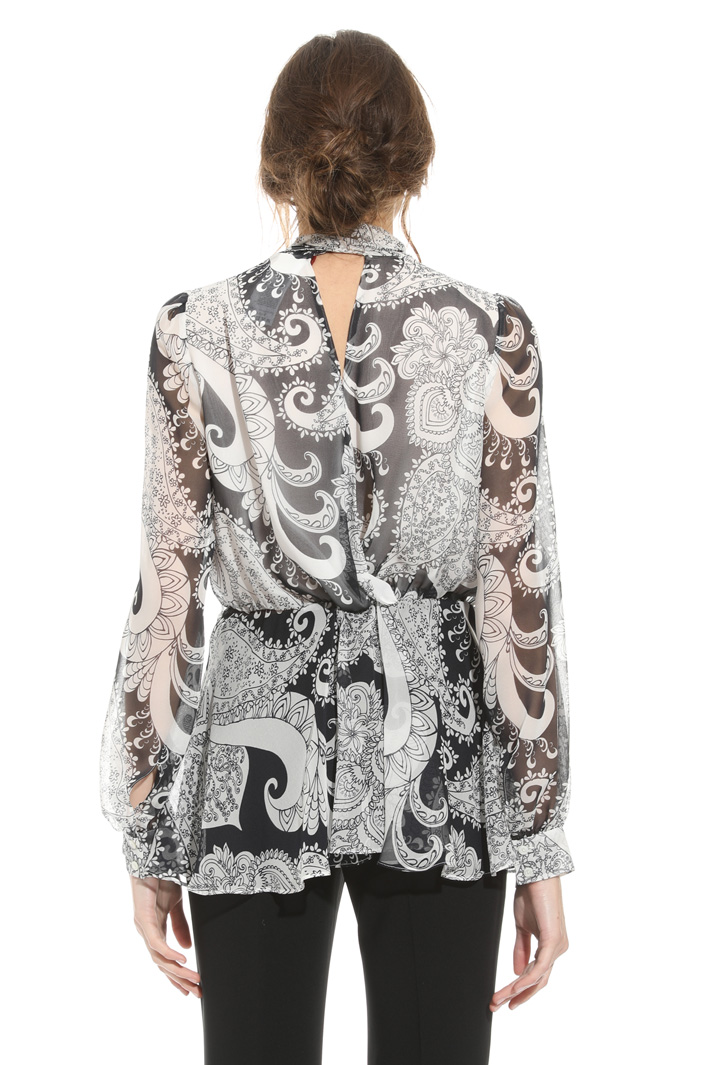 Blusa in seta stampata Intrend Blusa in seta stampata Intrend