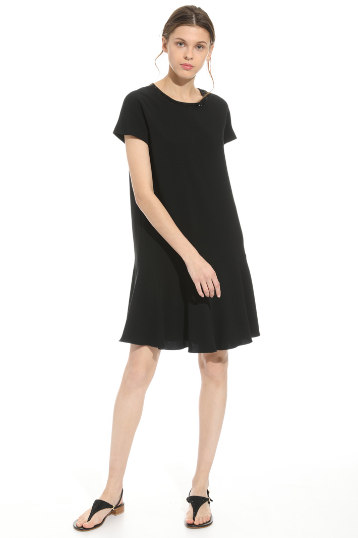 Embroidered neck dress Intrend Embroidered neck dress Intrend