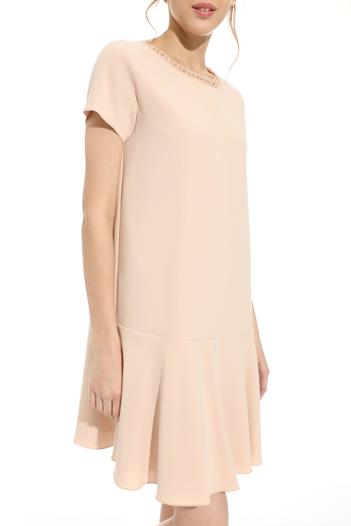 Embroidered neck dress Intrend Embroidered neck dress Intrend