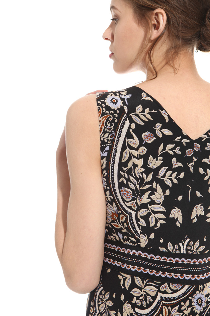 Printed silk dress
Intrend Printed silk dress
Intrend