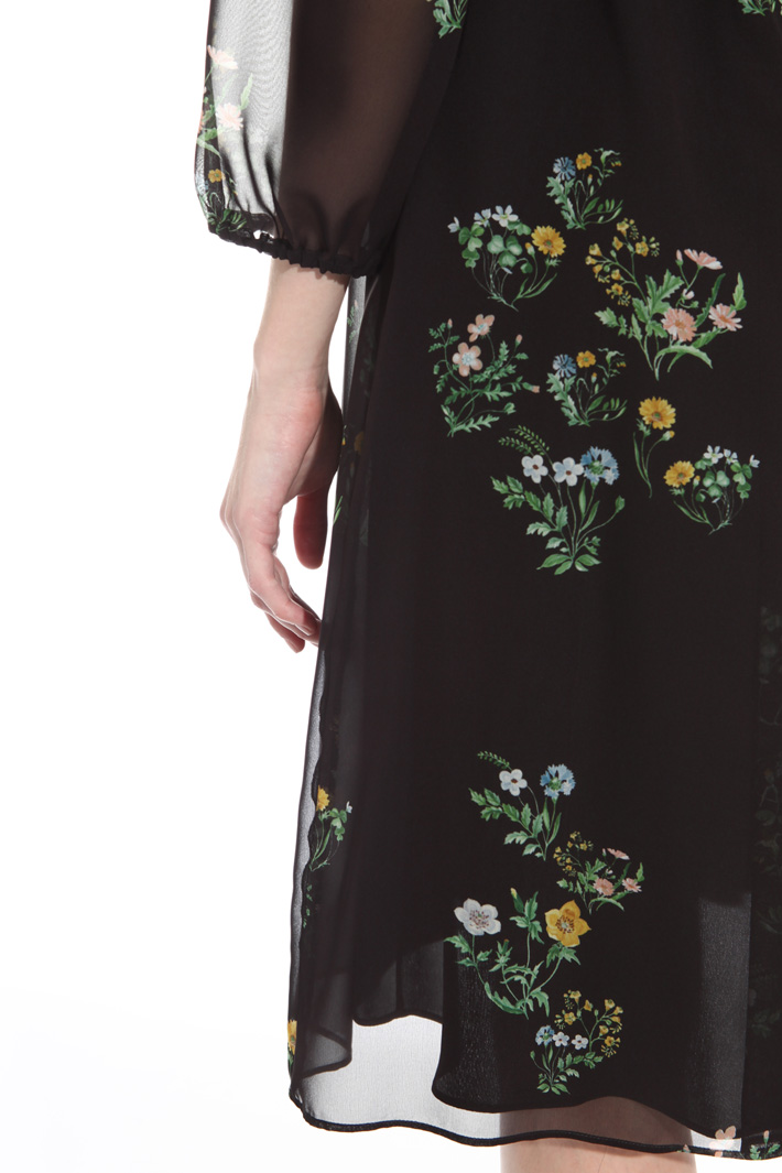 Printed silk dress
Intrend Printed silk dress
Intrend