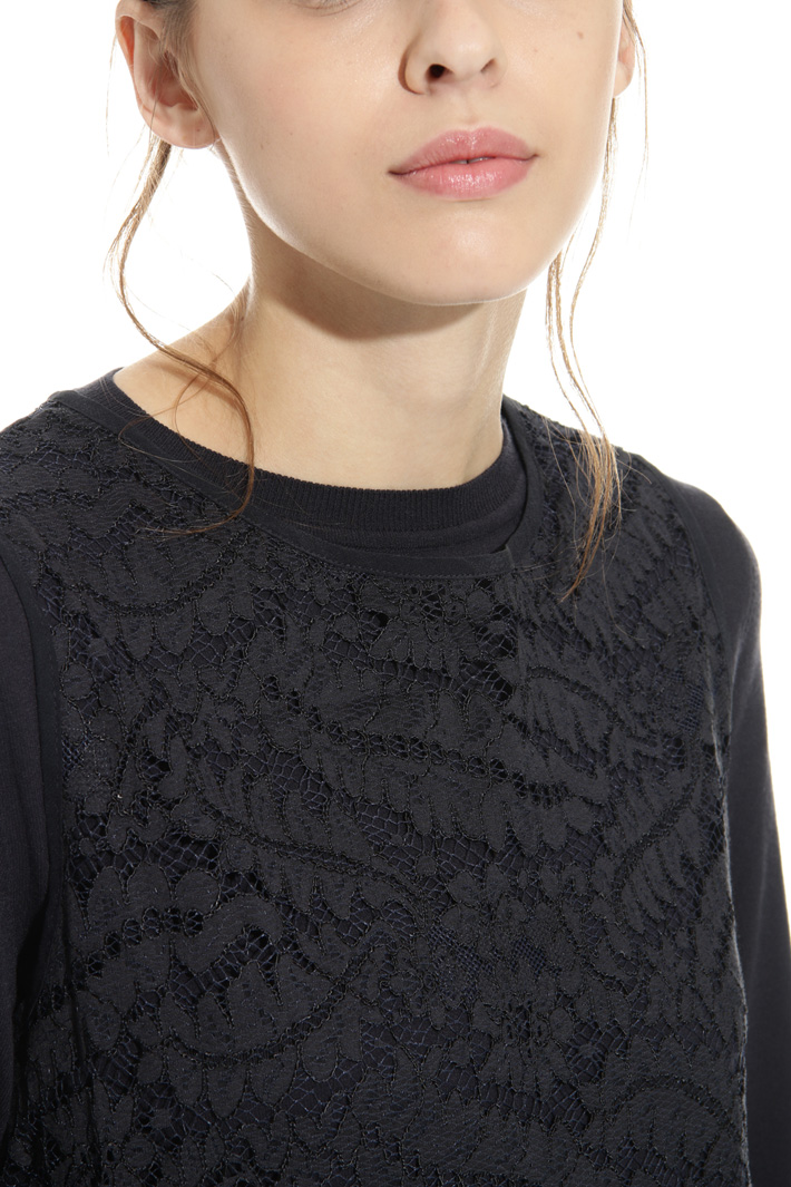 Sweater and macrame top Intrend Sweater and macrame top Intrend