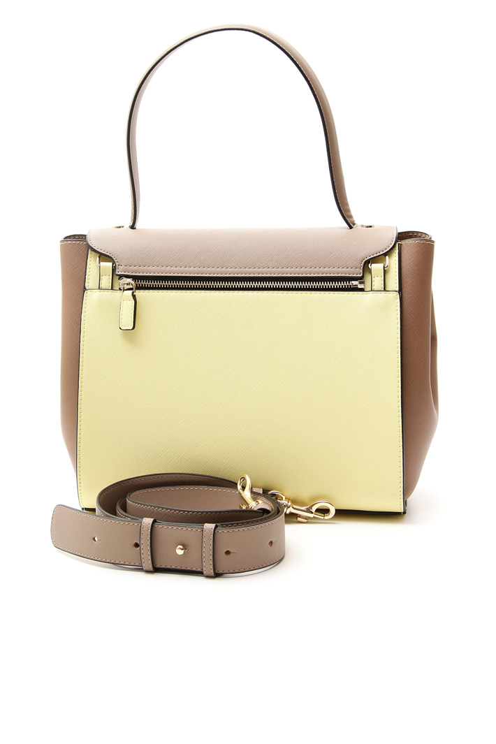 Bag with removable flap
Intrend Bag with removable flap
Intrend