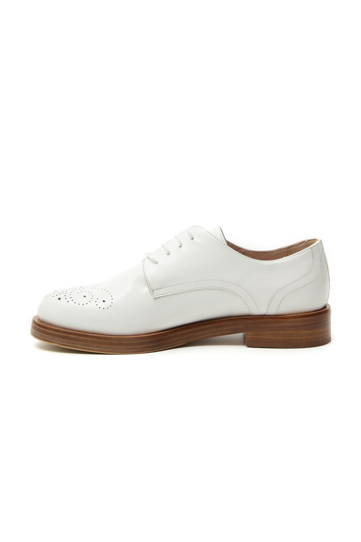 Stringata traforata in pelle Intrend Stringata traforata in pelle Intrend