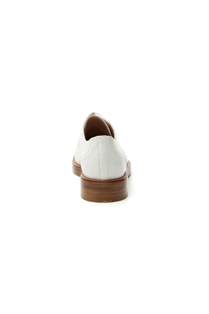 Stringata traforata in pelle Intrend Stringata traforata in pelle Intrend