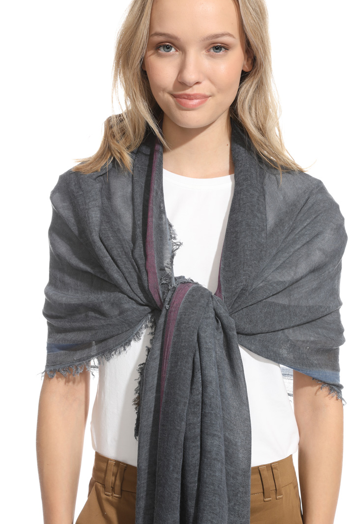 Light viscose stole Intrend Light viscose stole Intrend