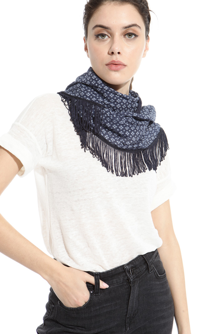 Foulard tinto capo con frangia Intrend Foulard tinto capo con frangia Intrend