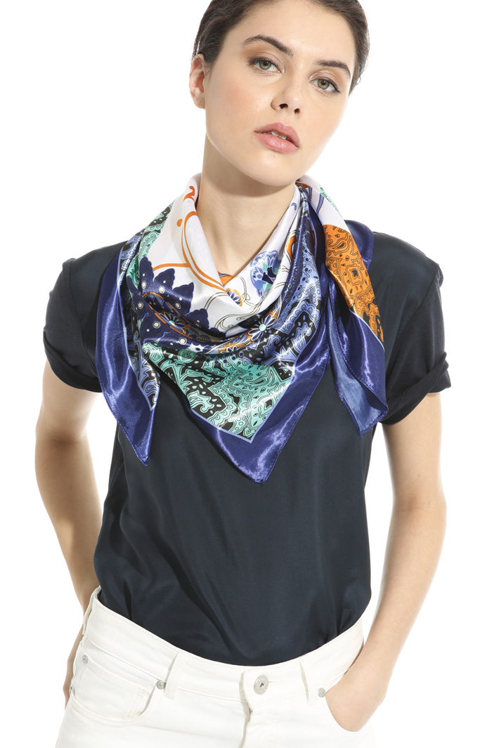 Foulard in viscosa stampata Intrend Foulard in viscosa stampata Intrend