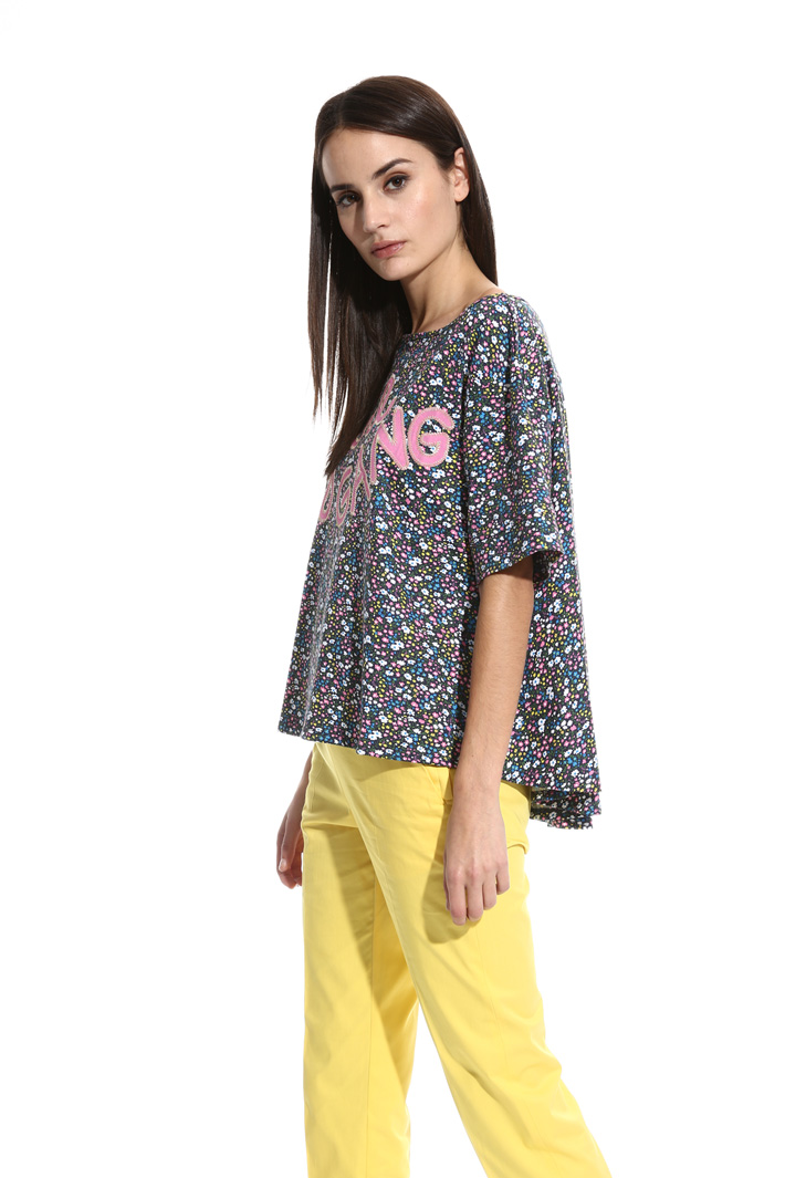 T-shirt svasata in jersey Intrend T-shirt svasata in jersey Intrend