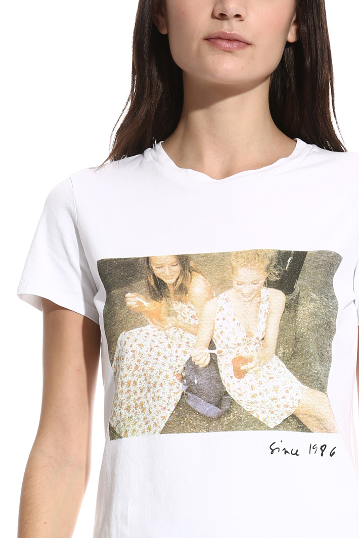 T-shirt in jersey di cotone Intrend T-shirt in jersey di cotone Intrend
