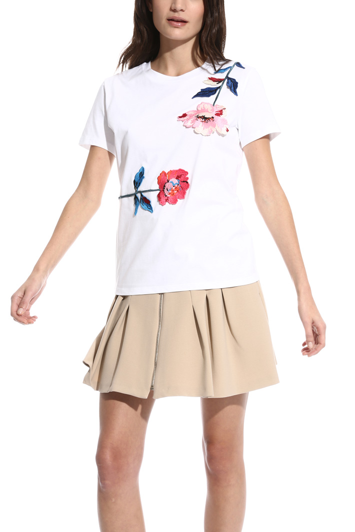 T-shirt con applicazioni Intrend T-shirt con applicazioni Intrend