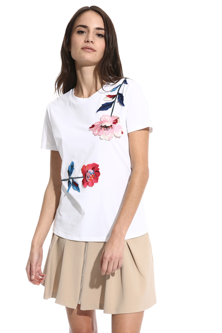 T-shirt con applicazioni Intrend T-shirt con applicazioni Intrend