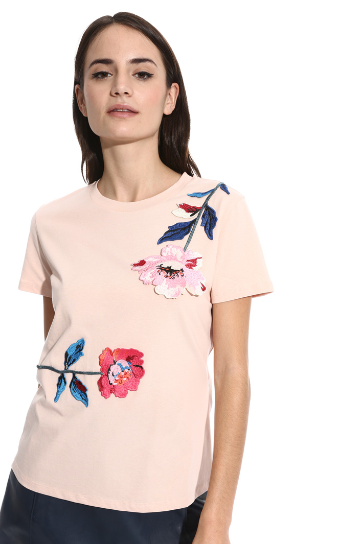 T-shirt con applicazioni Intrend T-shirt con applicazioni Intrend