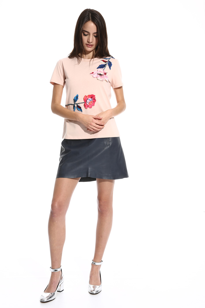 T-shirt con applicazioni Intrend T-shirt con applicazioni Intrend
