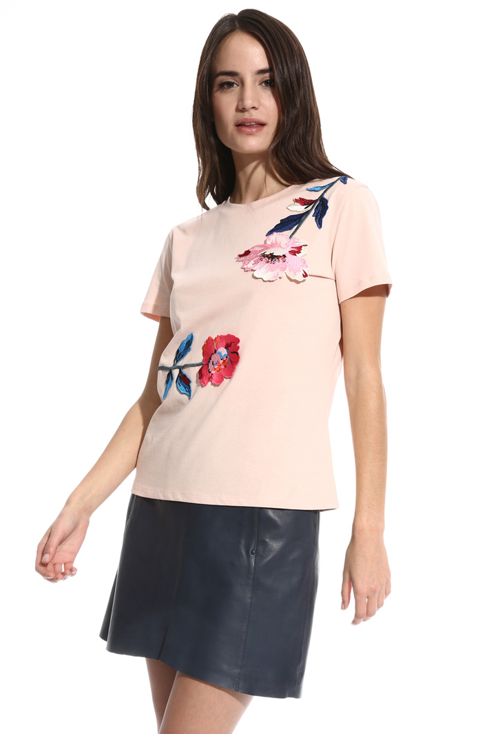 T-shirt con applicazioni Intrend T-shirt con applicazioni Intrend