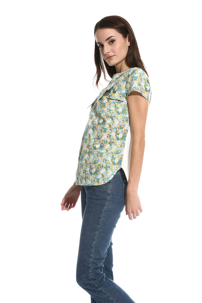 Top con maxi fiocchi Intrend Top con maxi fiocchi Intrend