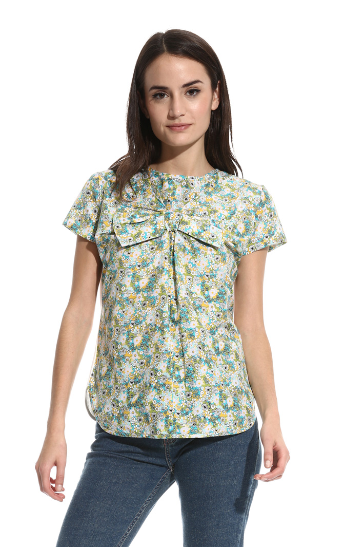 Top con maxi fiocchi Intrend Top con maxi fiocchi Intrend