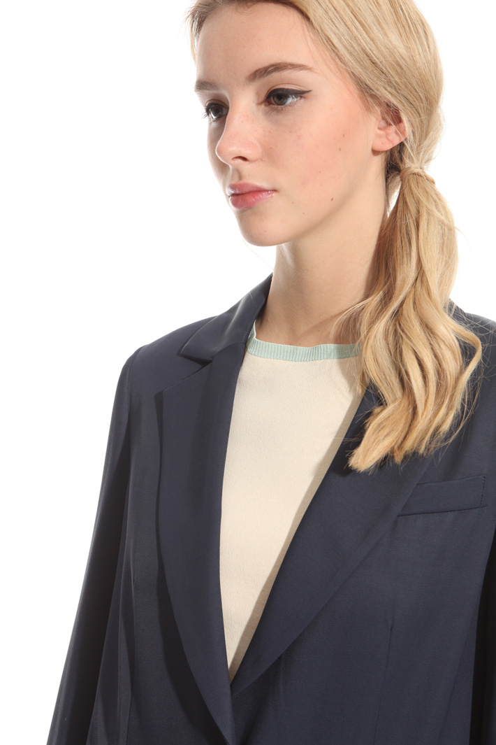 Viscose twill jacket
Intrend Viscose twill jacket
Intrend