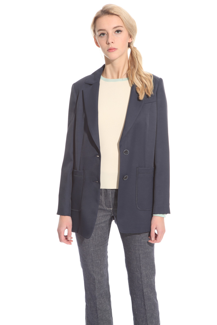 Viscose twill jacket
Intrend Viscose twill jacket
Intrend